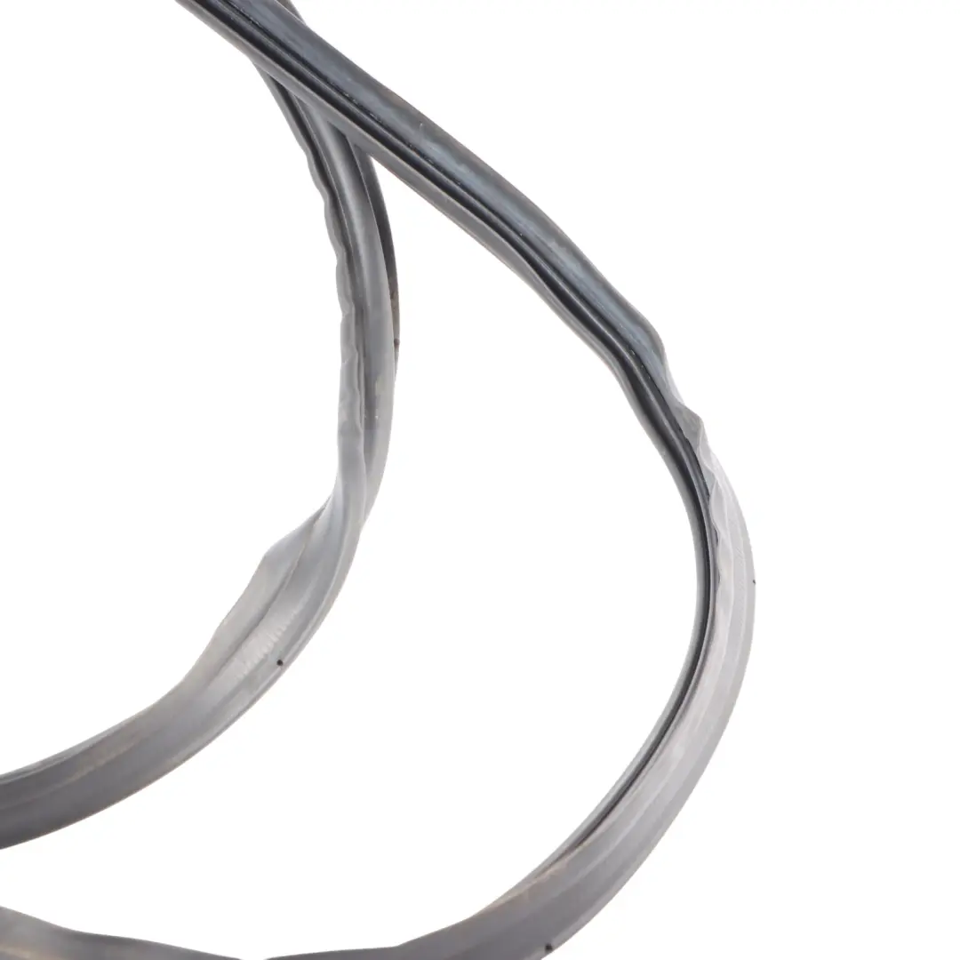 Boot Trunk Seal Gasket Rubber Sealing Rear to Audi Q5 FY Tailgate with Part number 80A827705A Audi Q5 FY Tailgate Boot Trunk Seal Gasket Rubber Sealing Rear - SKU 80A827705A - Part number 80A827705A