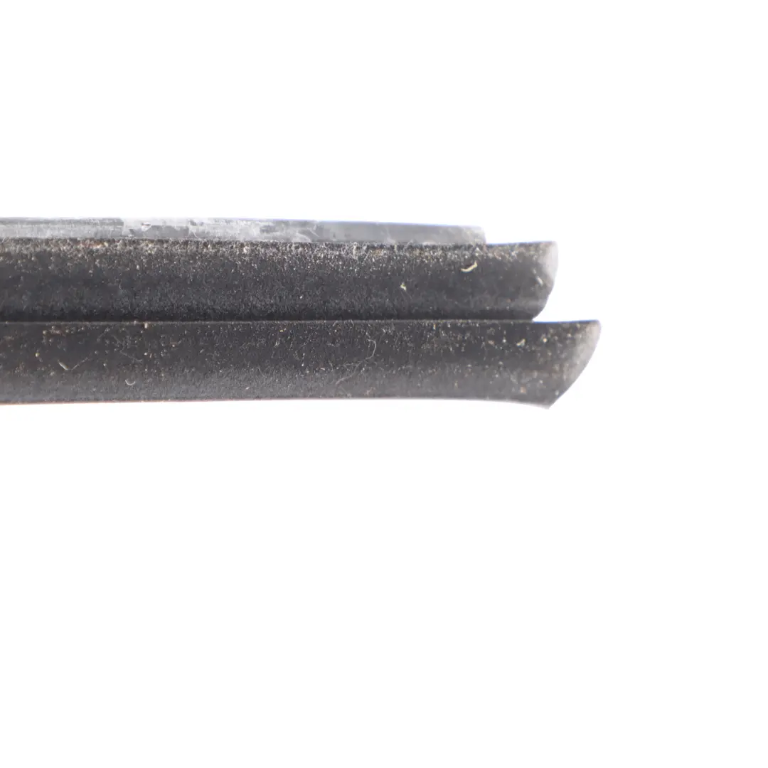  Joint d'étanchéité intérieur vitre Audi Q5 FY caoutchouc arrière droit - SKU 80A837480 - Numéro de pièce 80A837480