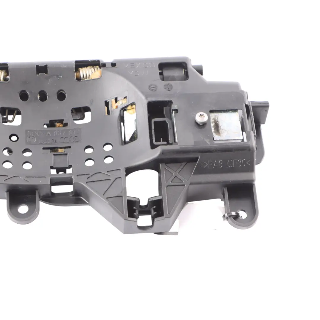 Base De Manija Exterior De Puerta Trasera Derecha Audi Q5 FY para con número de pieza 80A837812 Base De Manija Exterior De Puerta Trasera Derecha Audi Q5 FY - SKU 80A837812 - Número de pieza 80A837812