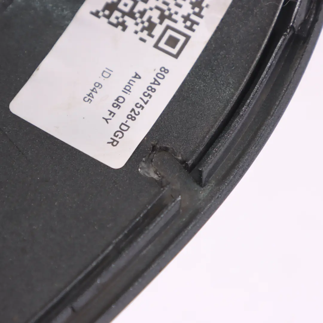 Rivestimento retrovisore destro Daytona Grey Pearl - Z7S per Audi Q5 FY con numero di parte 80A857528 Audi Q5 FY Rivestimento retrovisore destro Daytona Grey Pearl - Z7S - SKU 80A857528-DGR - Numero di parte 80A857528