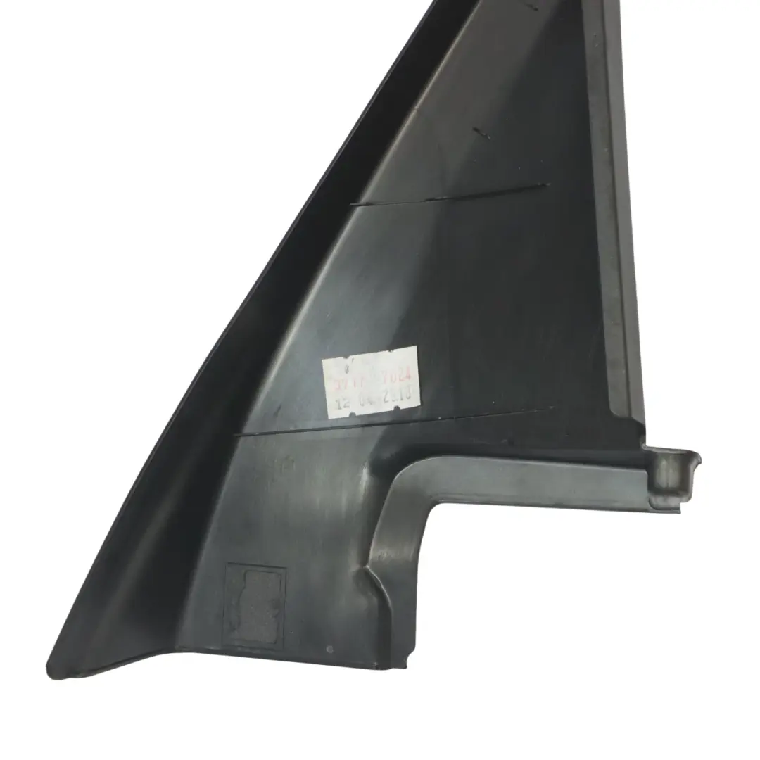 Door Window Frame Trim Cover Panel Rear Right O/S to Audi Q5 FY with Part number 80A867672 Audi Q5 FY Door Window Frame Trim Cover Panel Rear Right O/S - SKU 80A867672 - Part number 80A867672