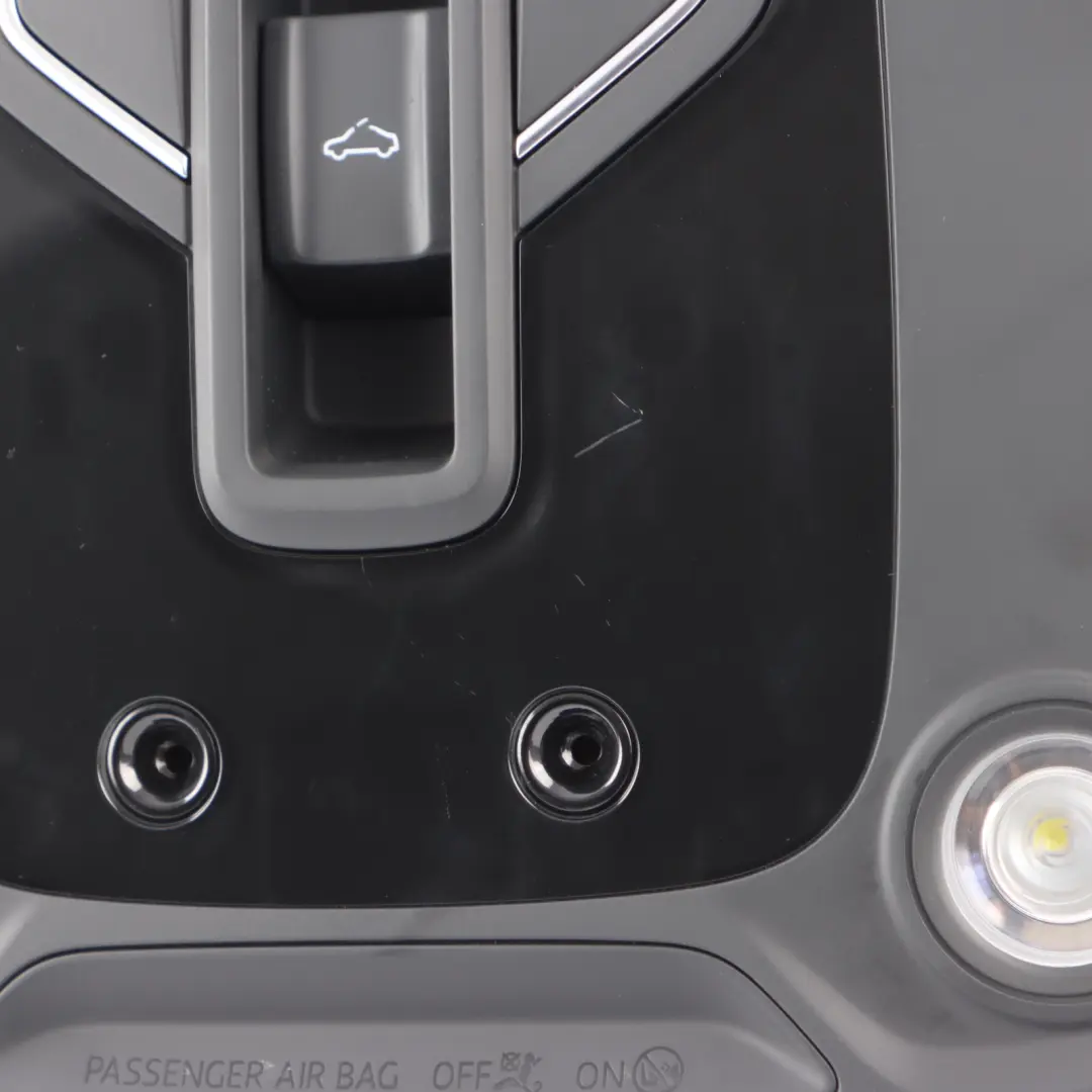 Audi Q5 FY Przednia Lampka Podsufitki 5Q0951177 - SKU 80A947135AE - Numer Części 80A947135AE