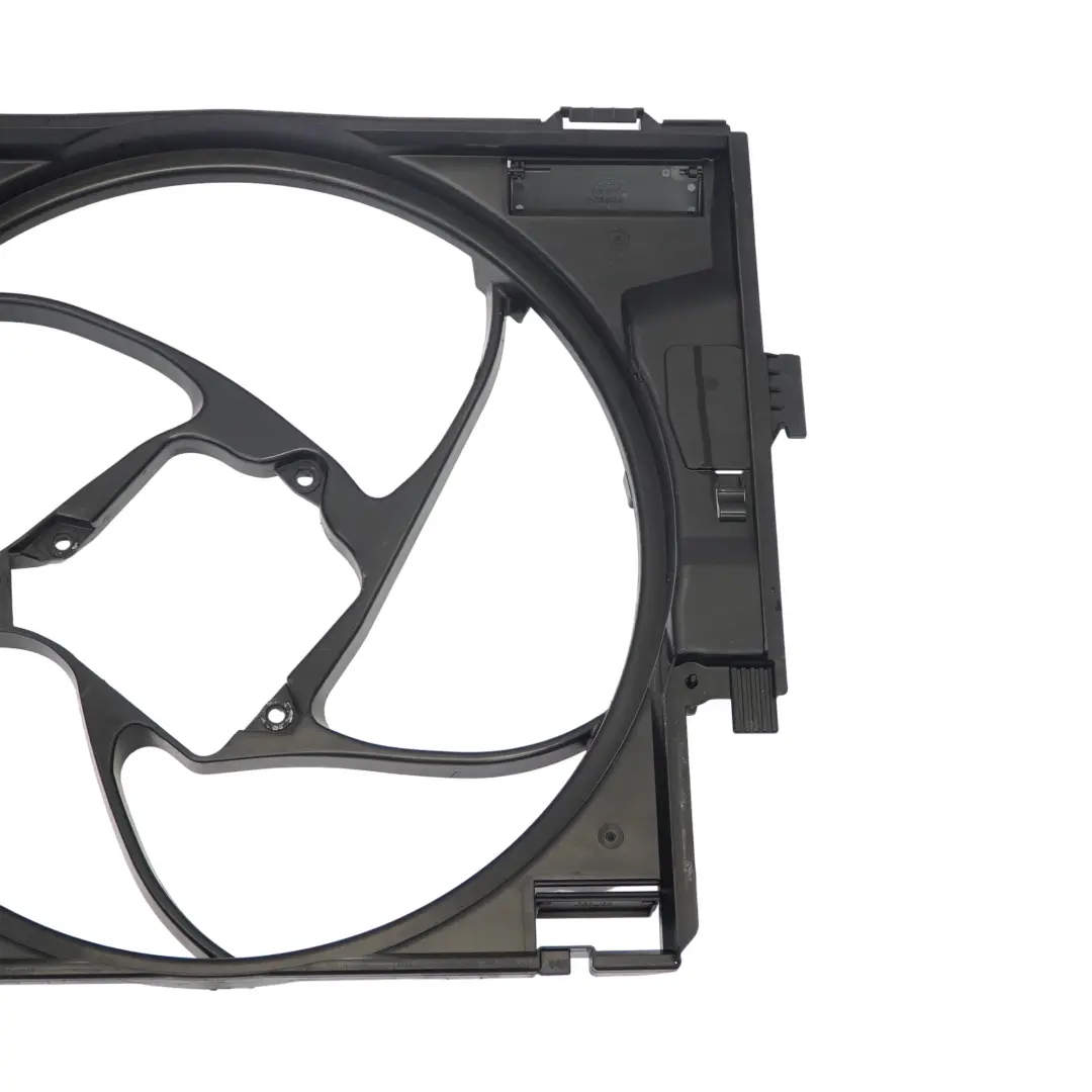 Cubierta del Ventilador del Radiador BMW F20 F21 LCI F30 F31 F32 para con número de pieza 7640650 Cubierta del Ventilador del Radiador BMW F20 F21 LCI F30 F31 F32 - SKU 7640650 - Número de pieza 7640650