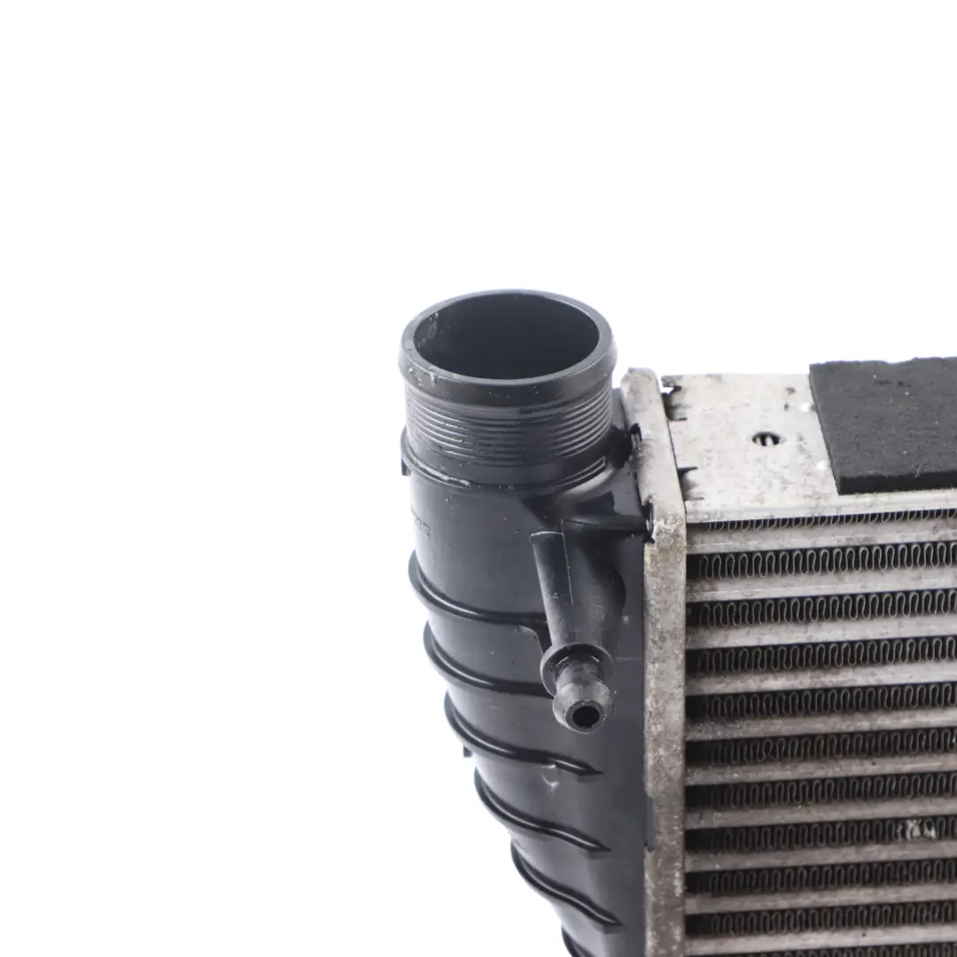 Charge Front Right O/S to Audi A4 B7 2.0 TFSI Intercooler Air with Part number 8E0145806M Audi A4 B7 2.0 TFSI Intercooler Air Charge Front Right O/S - SKU 8E0145806M - Part number 8E0145806M