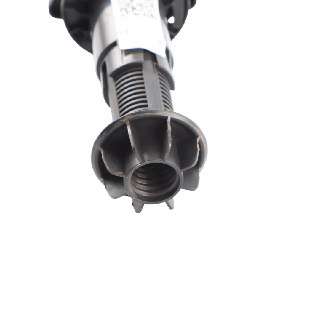 Soporte De Rueda De Repuesto Tornillo De Montaje para Audi A4 B7 con número de pieza 8E0803899B Audi A4 B7 Soporte De Rueda De Repuesto Tornillo De Montaje - SKU 8E0803899B - Número de pieza 8E0803899B