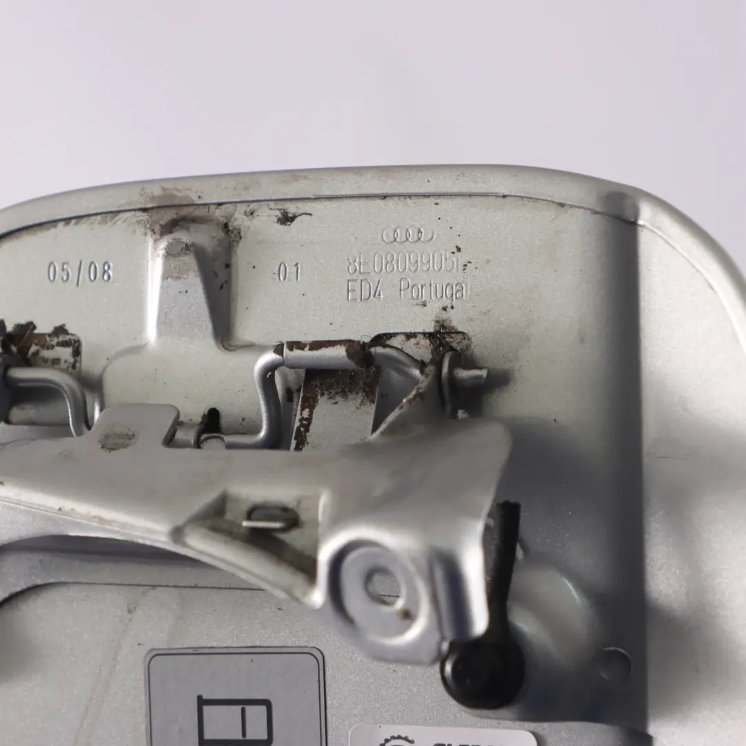 Audi A4 B7 Fuel Filler Flap Tank Cap Light Silver Metallic - LY7W - SKU 8E0809905E-LS - Part number 8E0809905E
