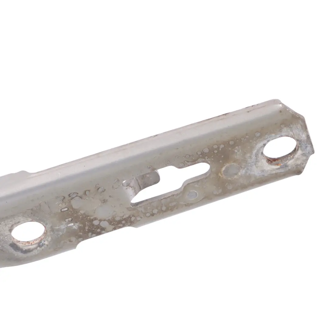Cerniera cofano anteriore sinistra Argento chiaro - LY7W per Audi A4 B7 con numero di parte 8E0823301F Audi A4 B7 Cerniera cofano anteriore sinistra Argento chiaro - LY7W - SKU 8E0823301F-LS - Numero di parte 8E0823301F