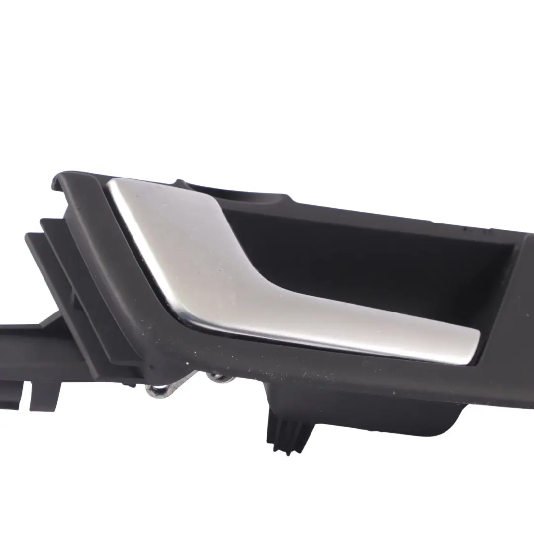 Asidero Puerta Trasera Interior Izquierdo para Audi A4 B7 con número de pieza 8E0839019C Audi A4 B7 Asidero Puerta Trasera Interior Izquierdo - SKU 8E0839019C - Número de pieza 8E0839019C