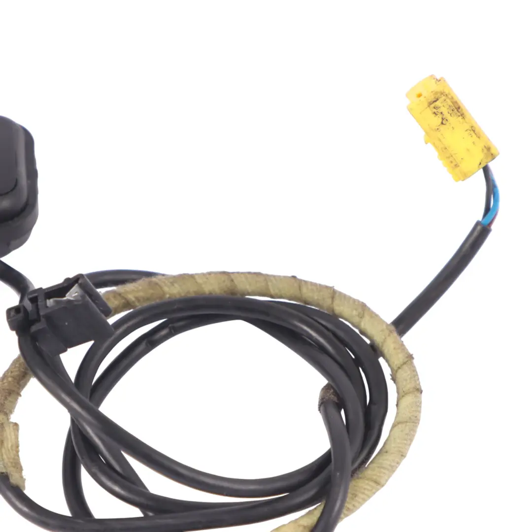 Audi A4 B7 Módulo Unidad de Aire Lateral Asiento Delantero Derecho - SKU 8E0880242P - Número de pieza 8E0880242P