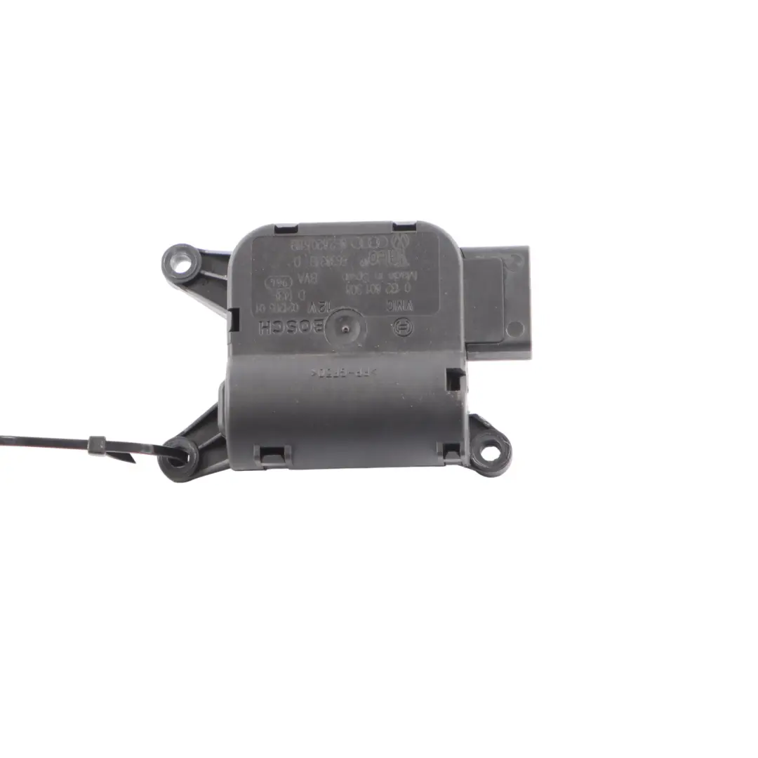 Audi A4 B7 Stellmotor Luftklappe Armaturenbrett Mitte - SKU 8E2820511B - Teilenummer 8E2820511B