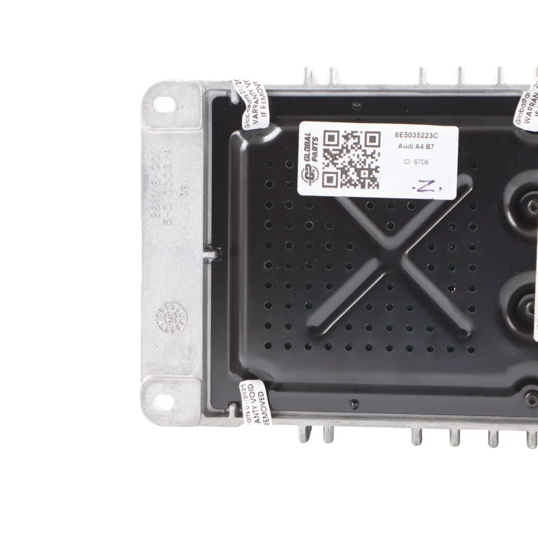 Wzmacniacz Bose Stereo Dźwięku do Audi A4 B7 o numerze 8E5035223C Audi A4 B7 Wzmacniacz Bose Stereo Dźwięku - SKU 8E5035223C - Numer Części 8E5035223C