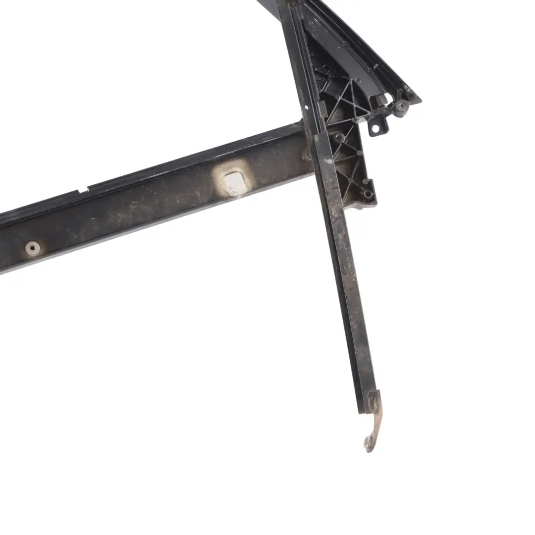 Listwa Osłona Rama Okna Szyby Drzwi Lewy Tył do Audi A4 B7 o numerze 8E5839629C Audi A4 B7 Listwa Osłona Rama Okna Szyby Drzwi Lewy Tył - SKU 8E5839629C - Numer Części 8E5839629C