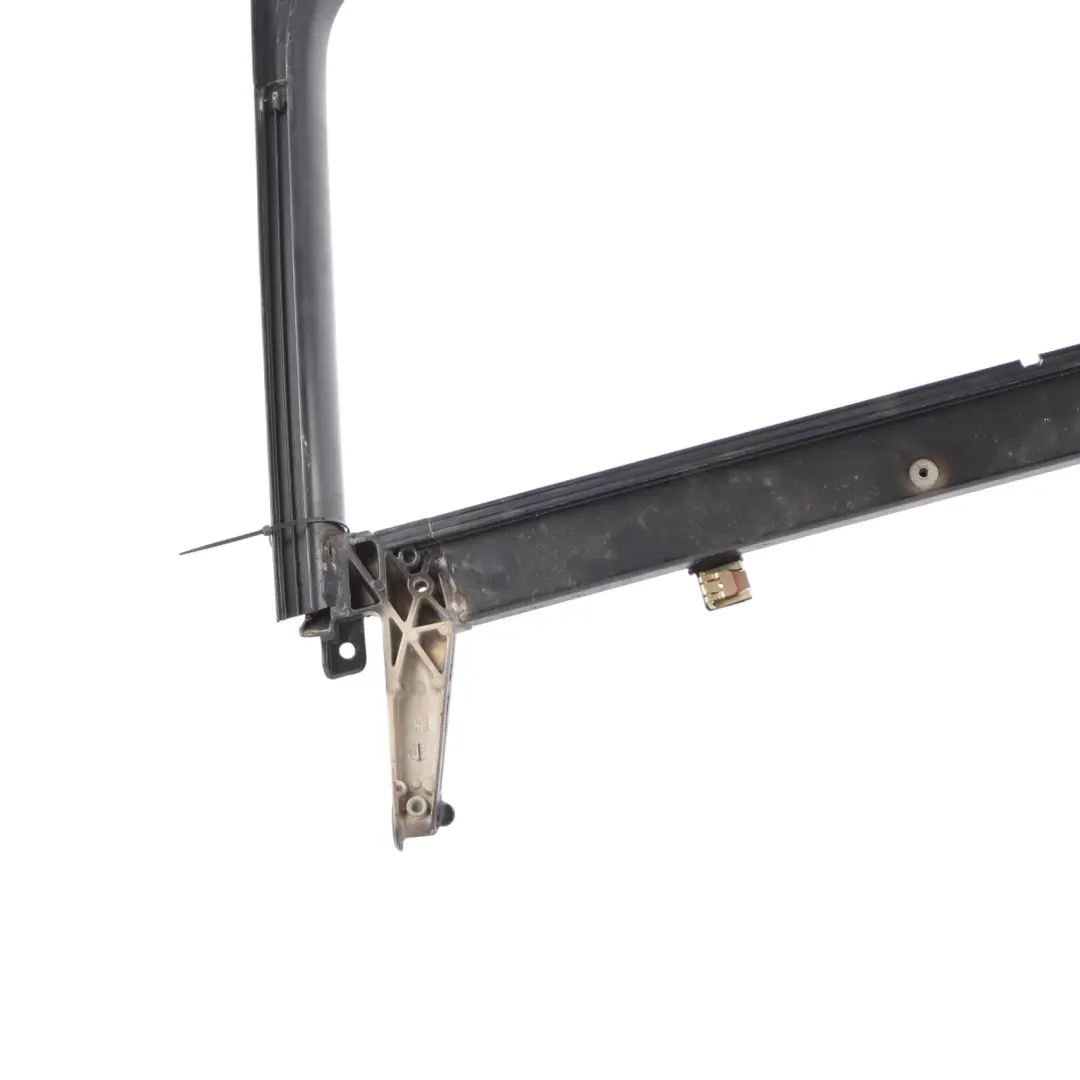 Ventana Marco Cubierta Puerta Trasera Izquierda para Audi A4 B7 con número de pieza 8E5839629C Audi A4 B7 Ventana Marco Cubierta Puerta Trasera Izquierda - SKU 8E5839629C - Número de pieza 8E5839629C