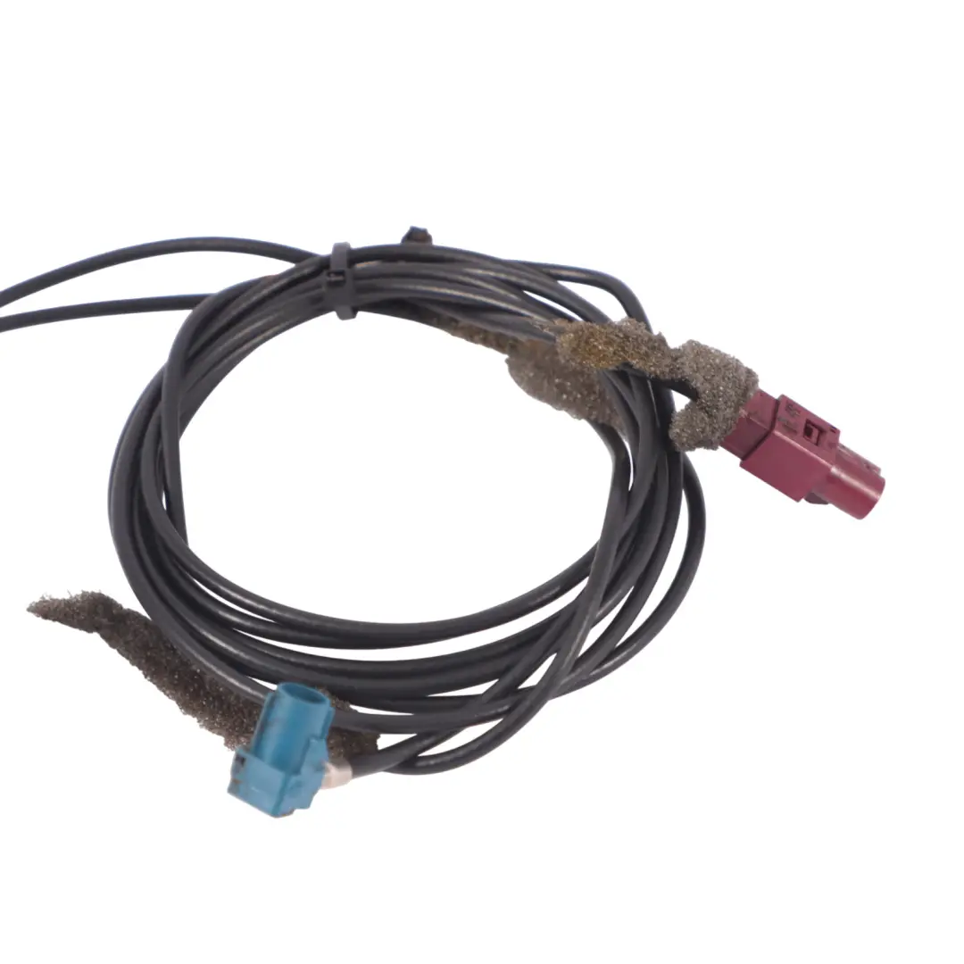 Audi A4 B7 Antenne radio sur le toit Antenne radio Shark - SKU 8E9035503T - Numéro de pièce 8E9035503T
