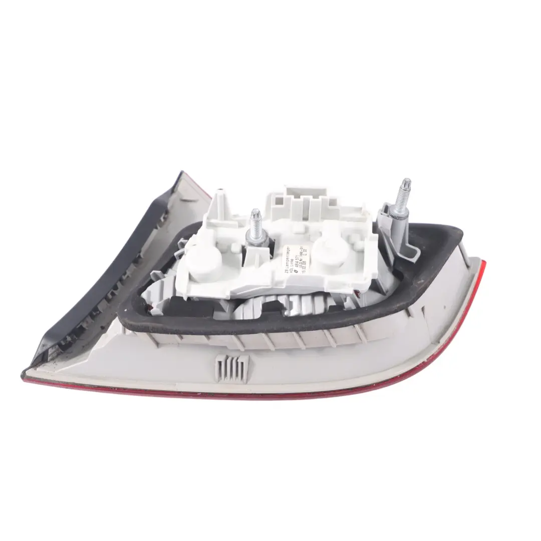 Audi A4 B7 Avant Hintere Heckklappe Luke Innere Lampe Licht Links - SKU 8E9945093A - Teilenummer 8E9945093A