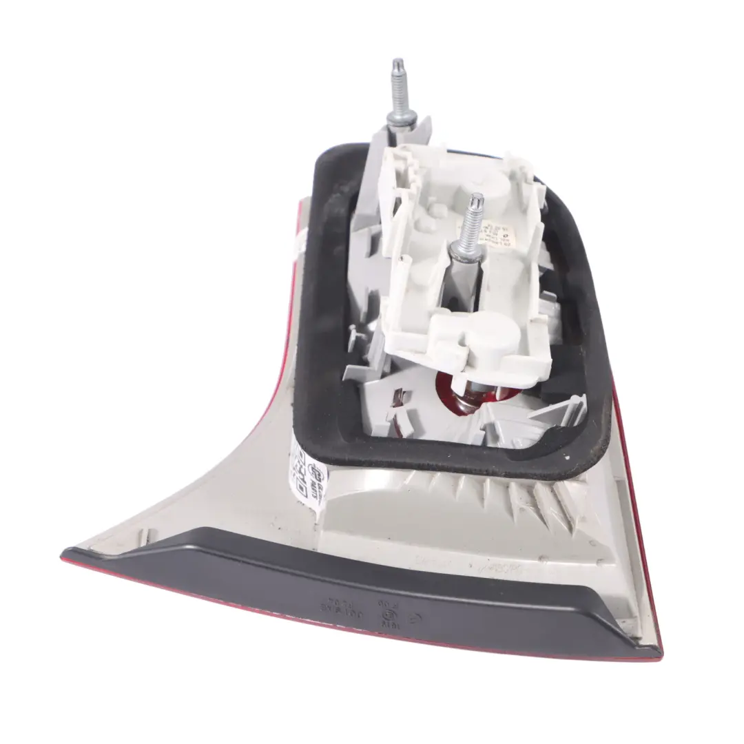 Audi A4 B7 Avant Hintere Heckklappe Luke Innere Lampe Licht Links - SKU 8E9945093A - Teilenummer 8E9945093A