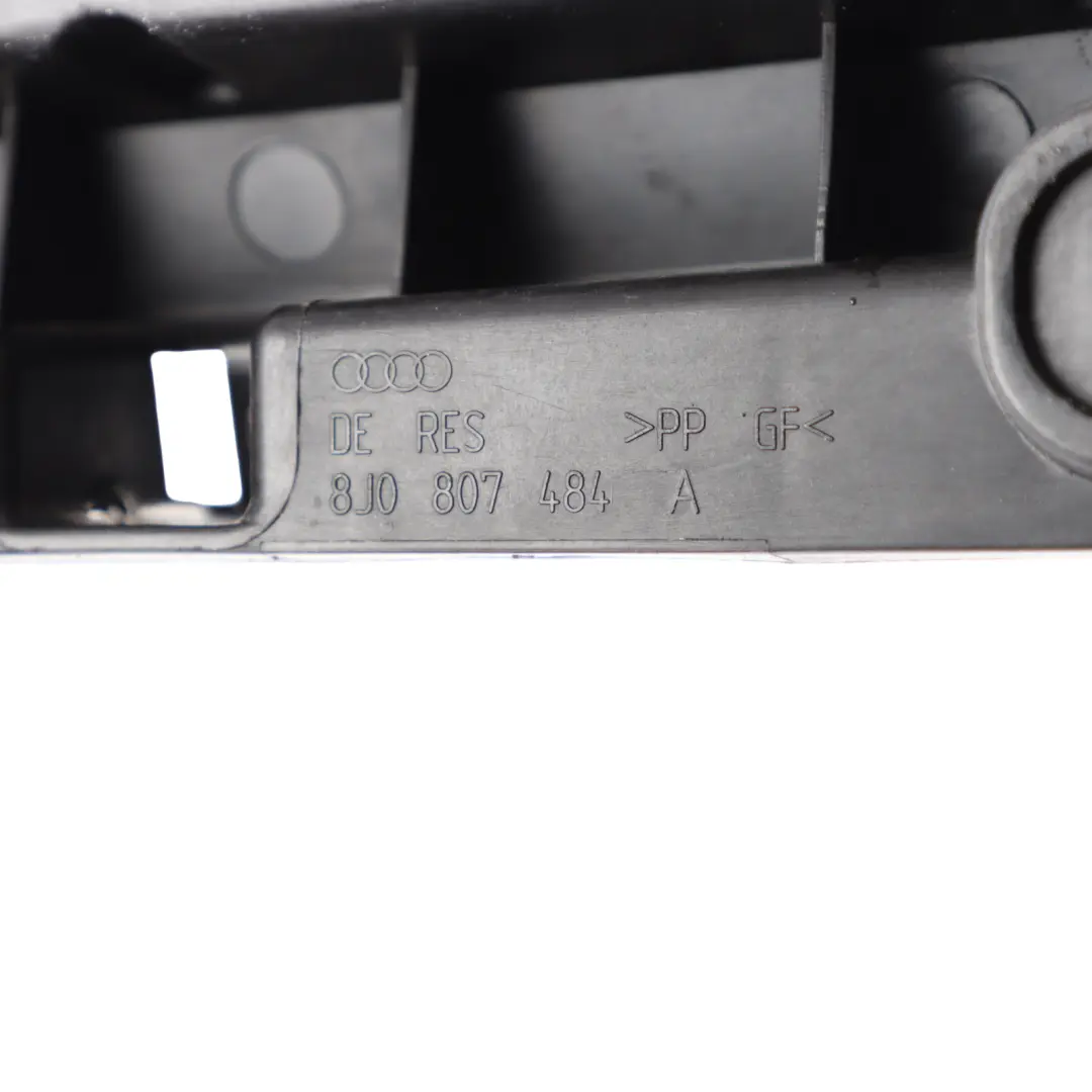 Guía de soporte de montaje de parachoques trasero derecho para Audi TT 8J con número de pieza 8J0807484A Audi TT 8J Guía de soporte de montaje de parachoques trasero derecho - SKU 8J0807484A - Número de pieza 8J0807484A