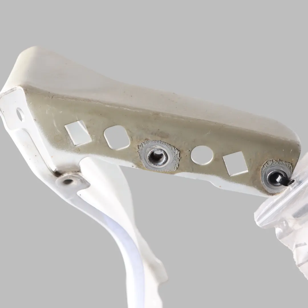 Audi TT 8J Wing Support Bracket Mount Front Right O/S Metallic Glacier White S9R - SKU 8J0821136F-MGW - Part number 8J0821136F