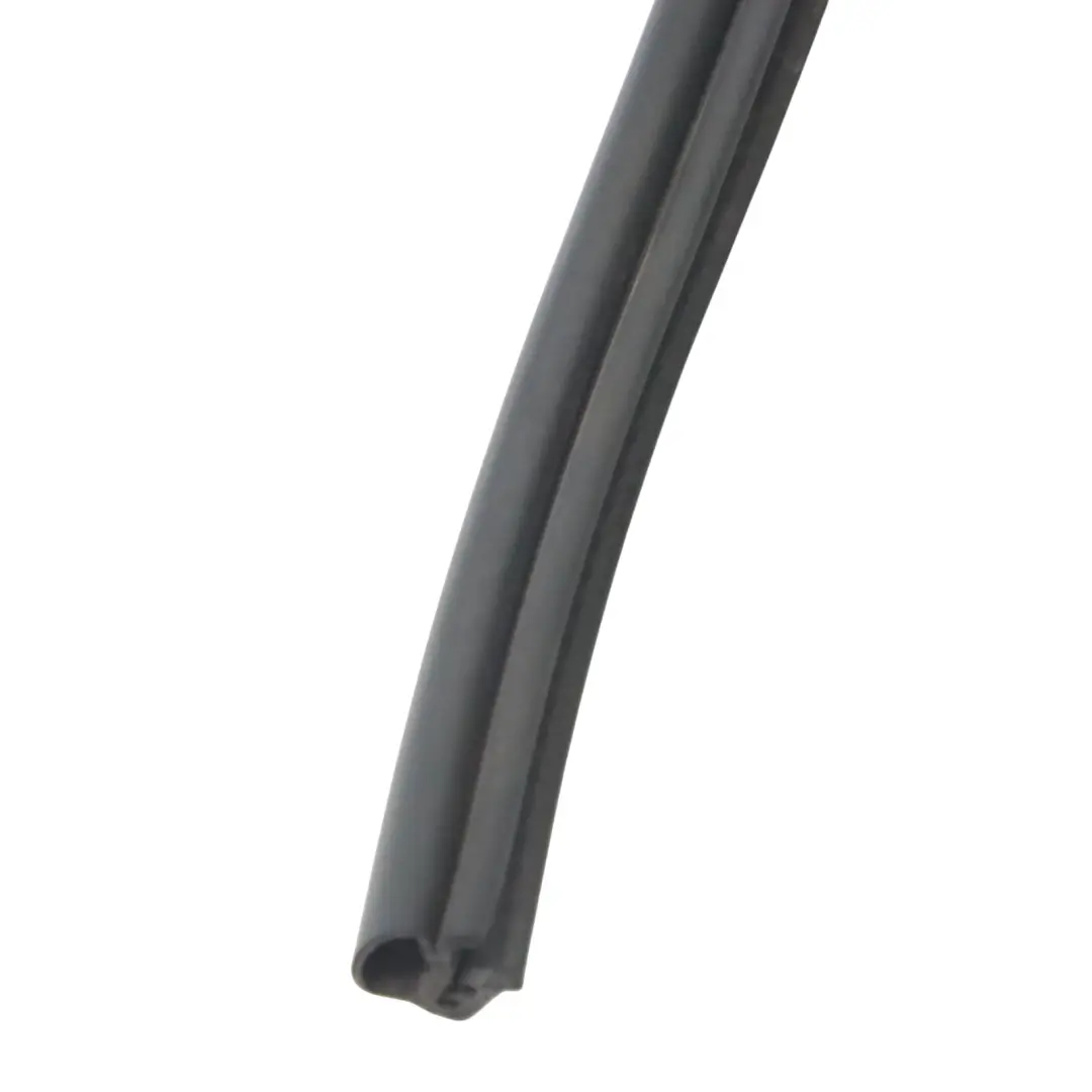 Audi TT 8J Striscia anteriore del cofano motore guarnizione di tenuta - SKU 8J0823723 - Numero di parte 8J0823723