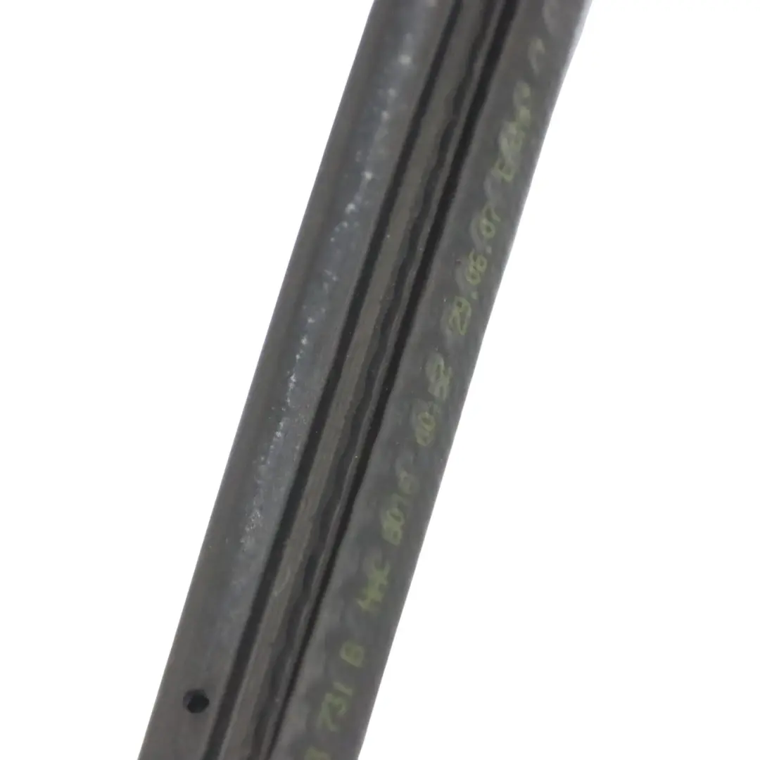 Audi TT 8J Striscia anteriore del cofano motore in gomma guarnizione 8J08237B - SKU 8J0823731B - Numero di parte 8J0823731B
