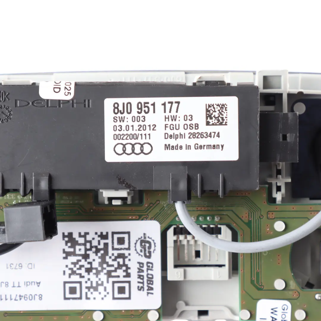 Audi TT 8J Luce interna tetto Unità lampada di lettura posteriore Nero - SKU 8J0947111 - Numero di parte 8J0947111