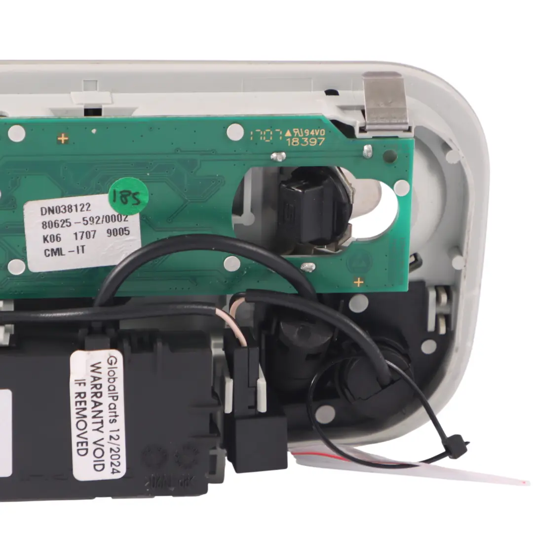 Vordere Innenbeleuchtung Leselampe M für Audi TT 8J mit Teilenummer 8J0947140 Audi TT 8J Vordere Innenbeleuchtung Leselampe M - SKU 8J0947140 - Teilenummer 8J0947140