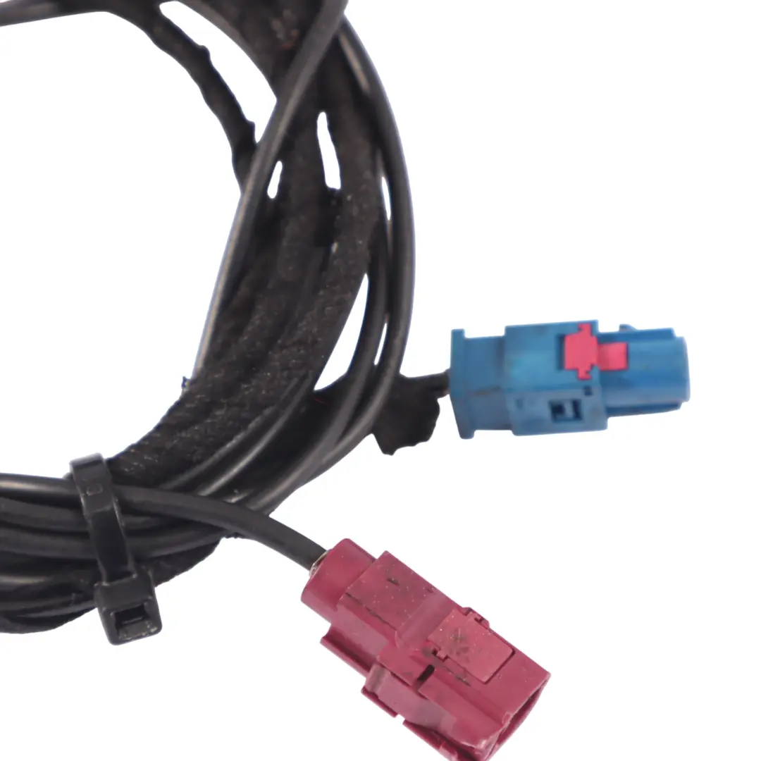 Audi TT 8J Antena Aérea Techo Aleta de Tiburón Rojo - SKU 8J8035503F-RED - Número de pieza 8J8035503F