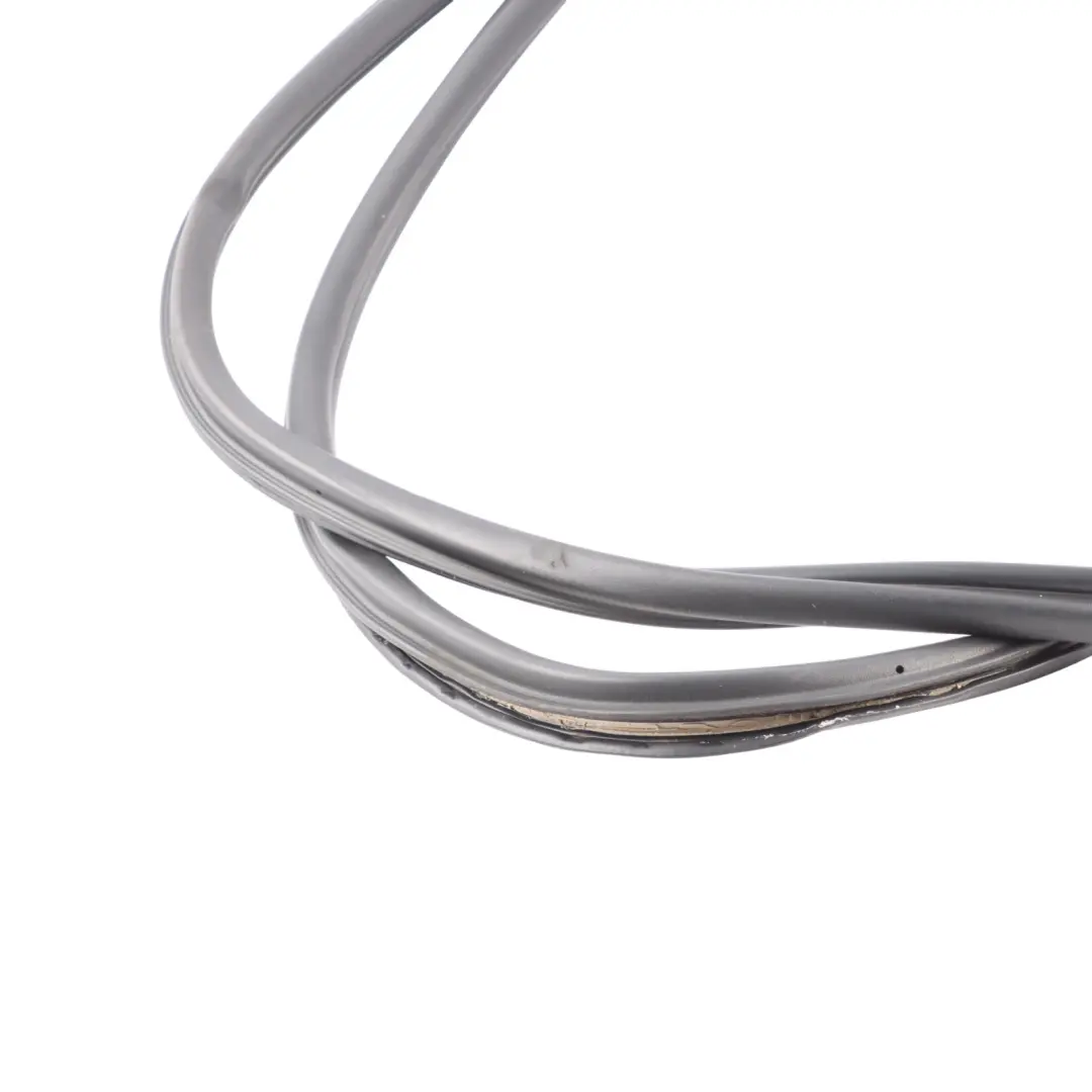 Hintere Koffer Raum Klappe Gepäc Kraum Dichtung Gummi für Audi TT 8J mit Teilenummer 8J8827705A Audi TT 8J Hintere Koffer Raum Klappe Gepäc Kraum Dichtung Gummi - SKU 8J8827705A - Teilenummer 8J8827705A