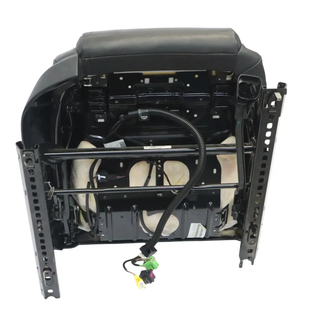 Fotel Sport Przedni Prawy Grzany Skóra Feinnappa Czarny do Audi TT 8J Coupe o numerze 8J8881806A Audi TT 8J Coupe Fotel Sport Przedni Prawy Grzany Skóra Feinnappa Czarny - SKU 8J8881806A - Numer Części 8J8881806A