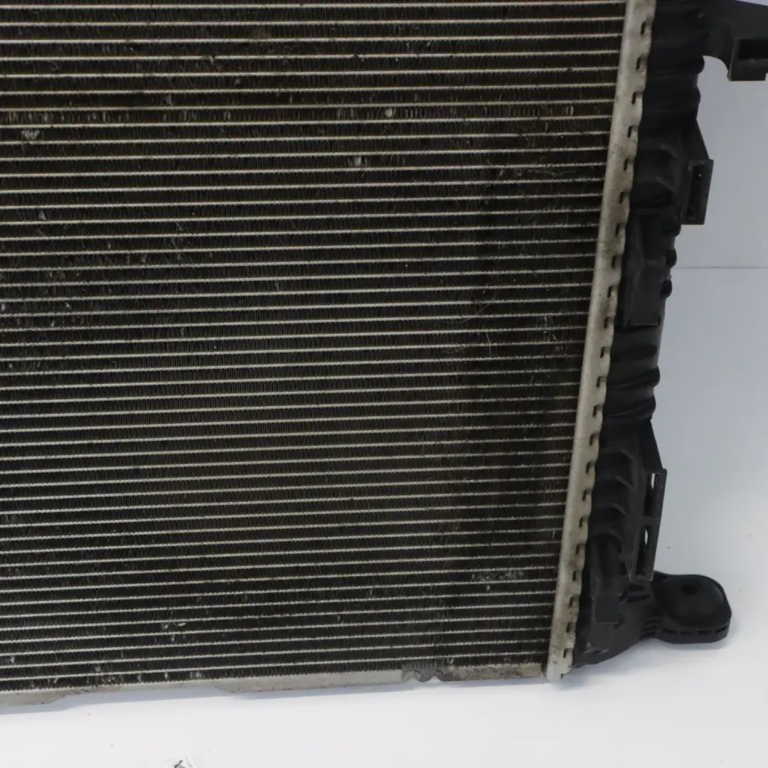 Chłodnica Wody Płynu Chłodzącego do Audi A7 4G o numerze 8K0121251H Audi A7 4G Chłodnica Wody Płynu Chłodzącego - SKU 8K0121251H - Numer Części 8K0121251H