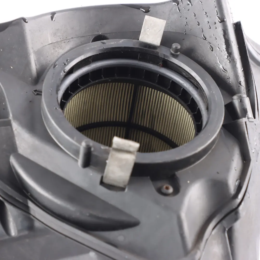 Filter Box Air Intake Silencer Air Filter Box to Audi A4 B8 Air with Part number 8K0133835 Audi A4 B8 Air Filter Box Air Intake Silencer Air Filter Box - SKU 8K0133835 - Part number 8K0133835