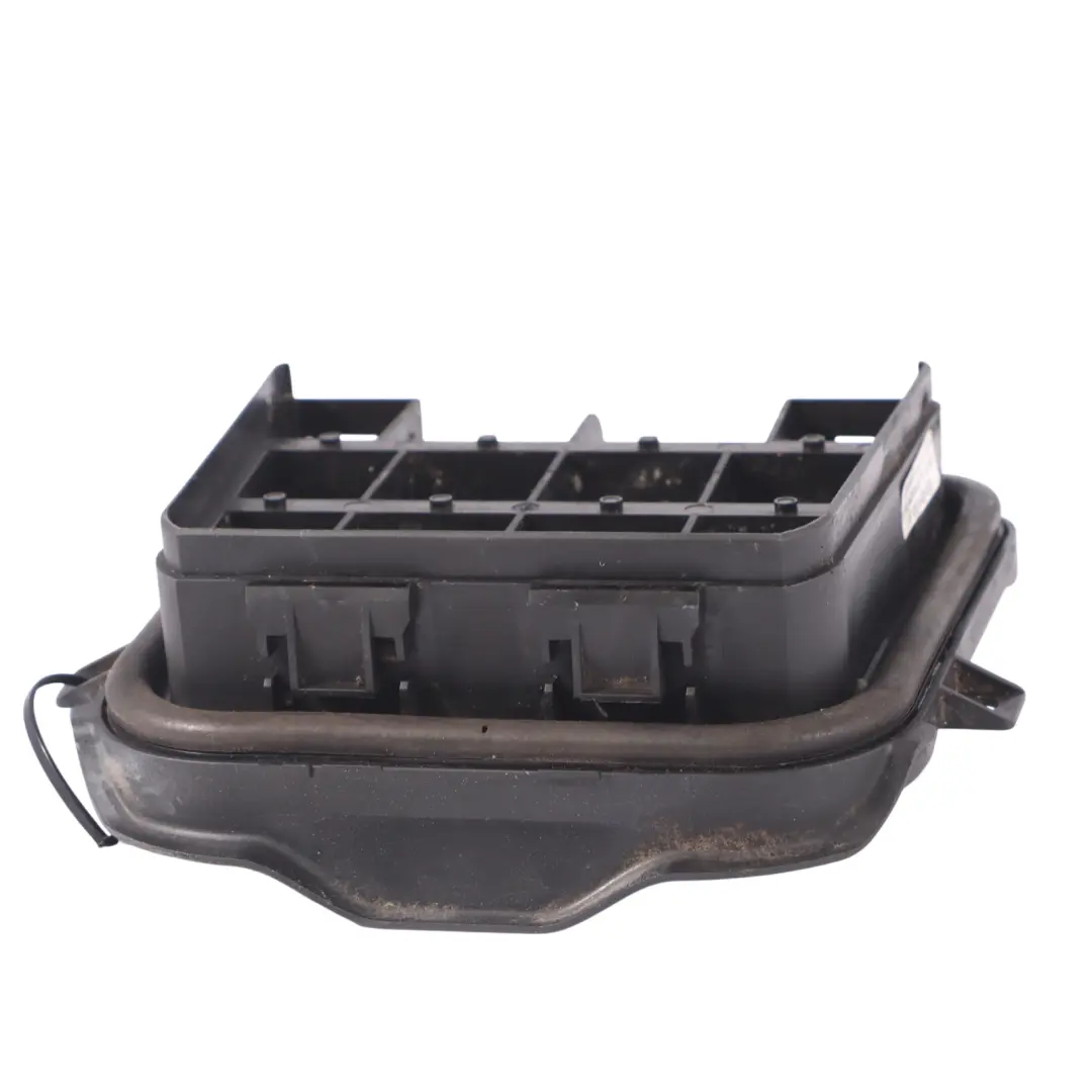 Audi A5 8T Rejilla de ventilación Tobera de techo trasera derecha - SKU 8K0819181A - Número de pieza 8K0819181A