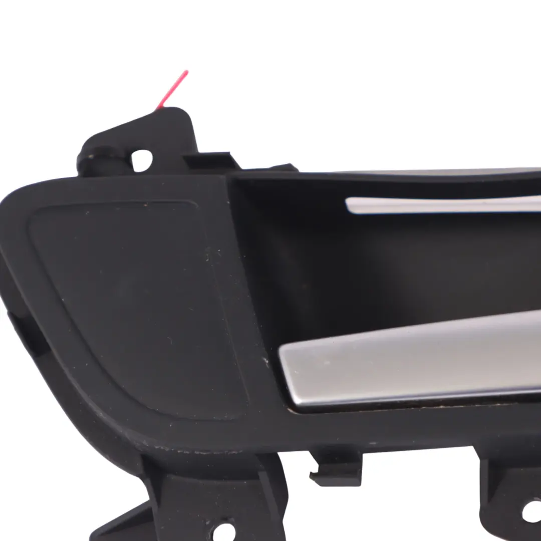 Prawa Tylna Klamka Wewnętrzna Prawy Tył do Audi S4 B8 o numerze 8K0839020 Audi S4 B8 Prawa Tylna Klamka Wewnętrzna Prawy Tył - SKU 8K0839020 - Numer Części 8K0839020