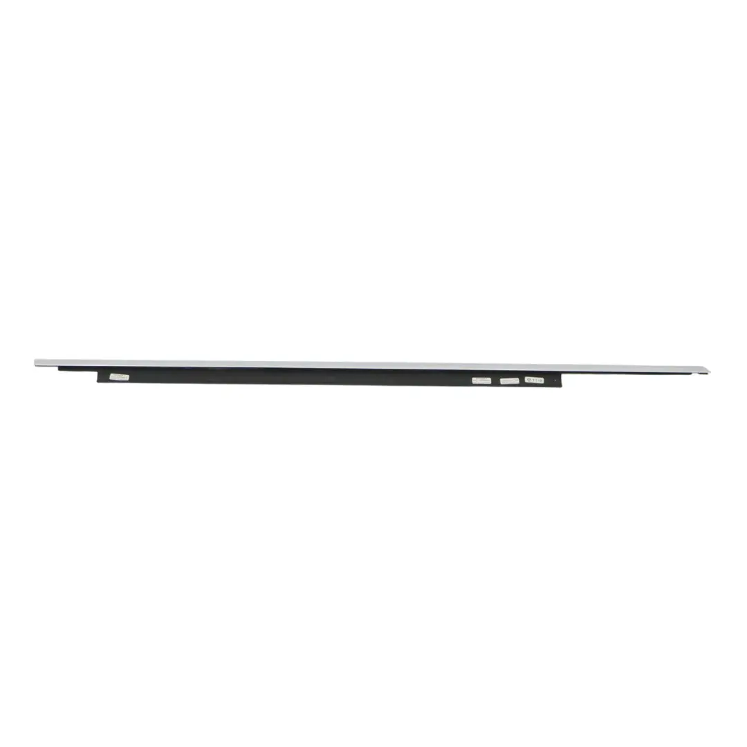 Audi A4 B8 Joint d'étanchéité de vitre de porte avant droite - SKU 8K0853284H - Numéro de pièce 8K0853284H