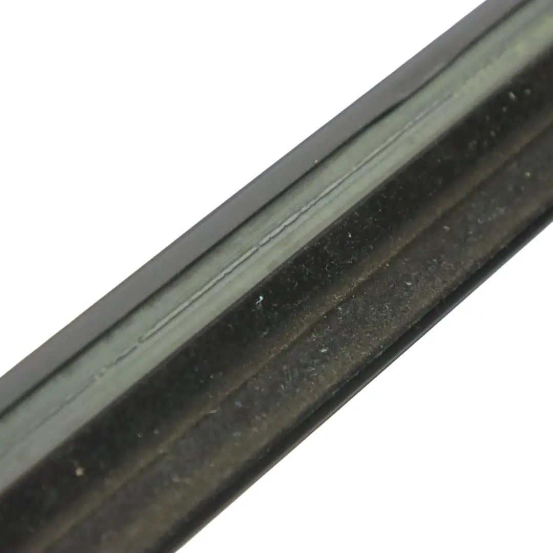 Audi A4 B8 Joint d'étanchéité de vitre de porte avant droite - SKU 8K0853284H - Numéro de pièce 8K0853284H