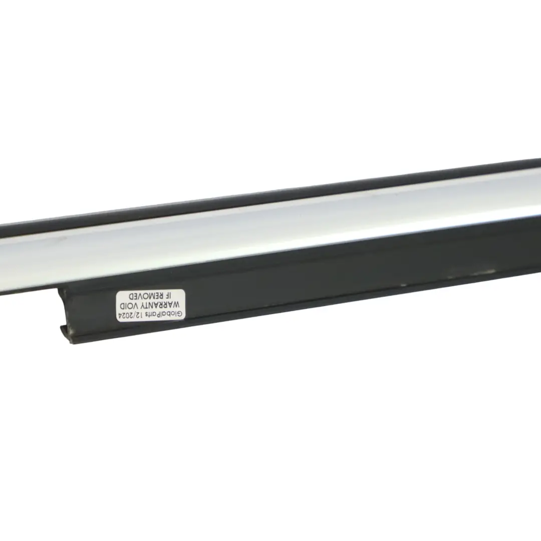 Audi A4 B8 Joint d'étanchéité de vitre de porte avant droite - SKU 8K0853284H - Numéro de pièce 8K0853284H