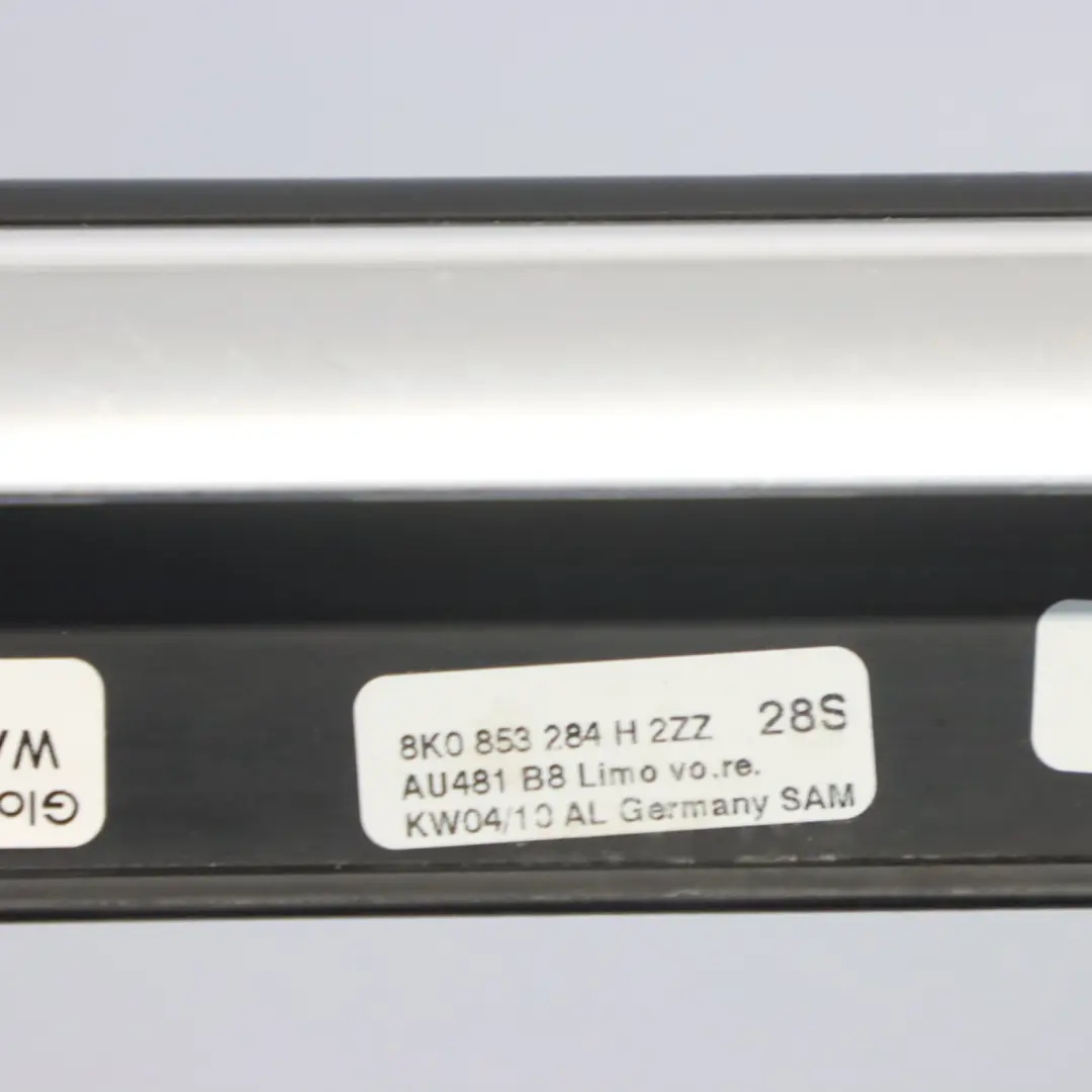 Uszczelka Listwa Zgarniająca Szyby Drzwi Przód Prawo do Audi A4 B8 o numerze 8K0853284H Audi A4 B8 Uszczelka Listwa Zgarniająca Szyby Drzwi Przód Prawo - SKU 8K0853284H - Numer Części 8K0853284H