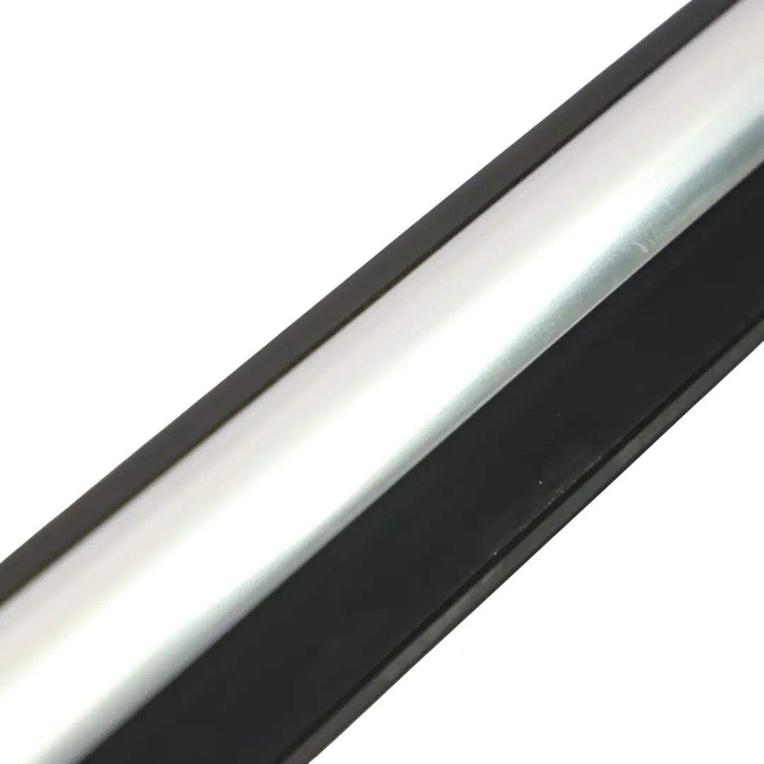 Porta anteriore finestra guarnizione striscia meteo destra per Audi A4 B8 con numero di parte 8K0853284H Audi A4 B8 Porta anteriore finestra guarnizione striscia meteo destra - SKU 8K0853284H - Numero di parte 8K0853284H