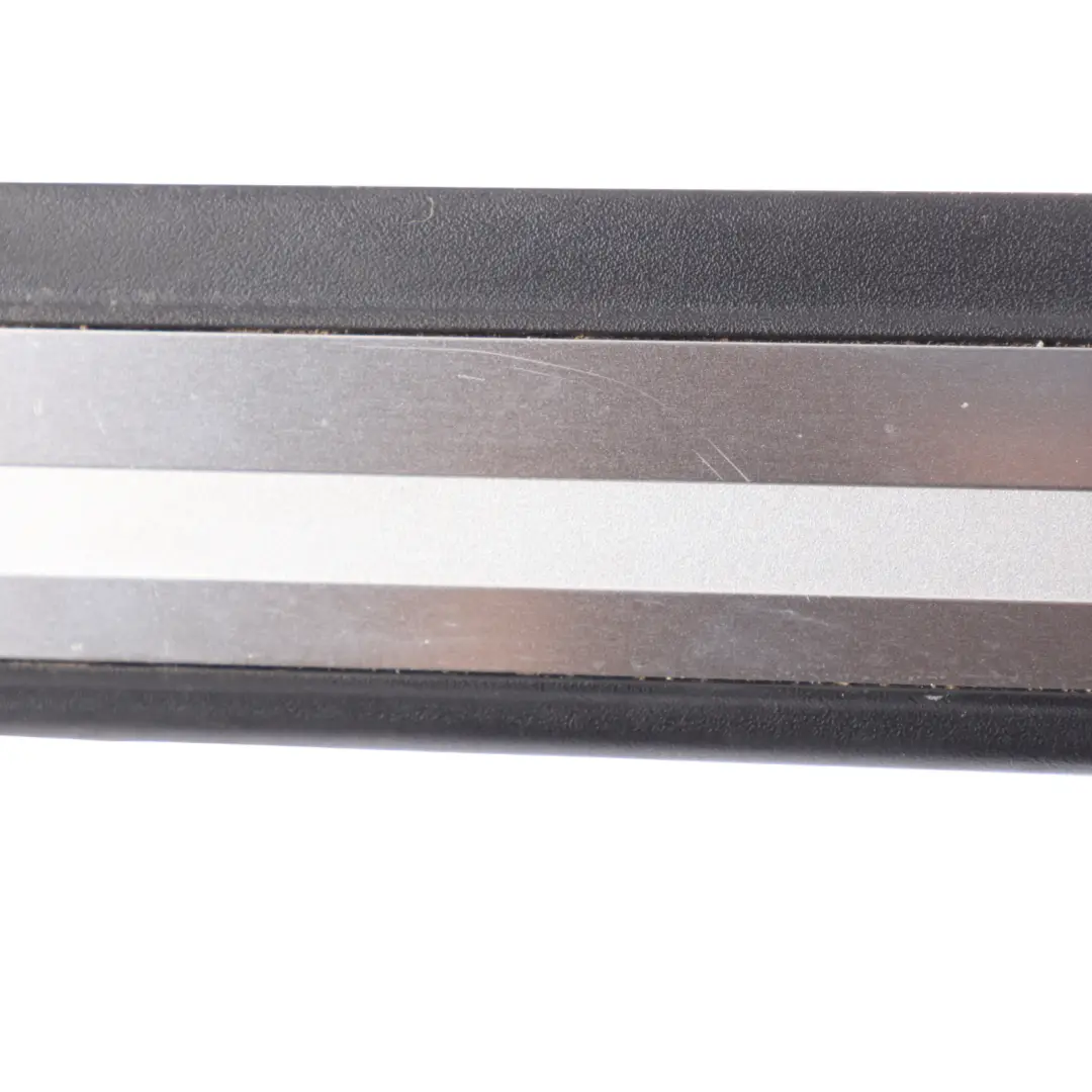 Puerta Trasera Embellecedor Placa Cubierta Izquierda para Audi A4 B8 con número de pieza 8K0853375 Audi A4 B8 Puerta Trasera Embellecedor Placa Cubierta Izquierda - SKU 8K0853375 - Número de pieza 8K0853375