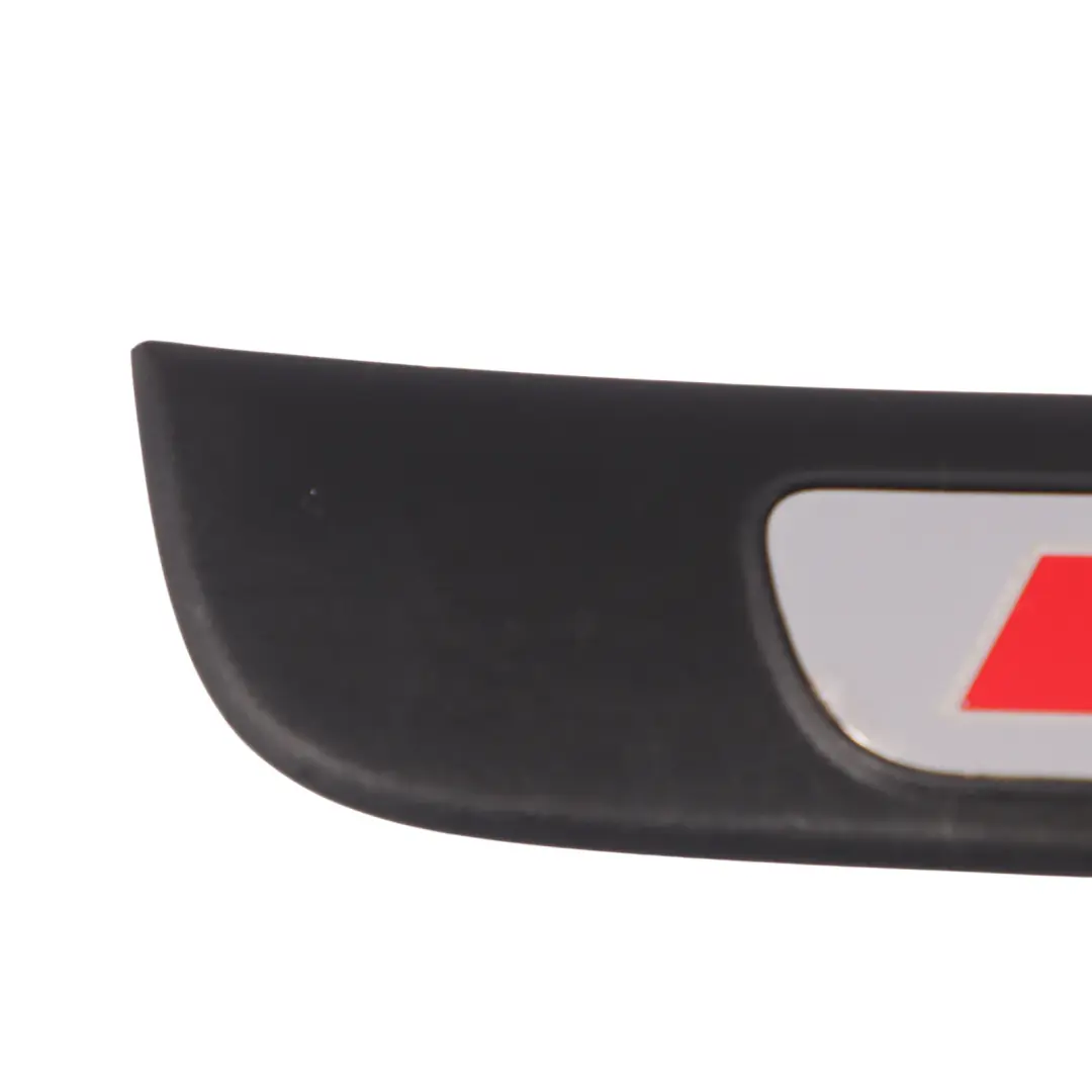 Tapa del umbral de la puerta trasera derecha para AUDI S4 B8 Quattro con número de pieza 8K0853376A AUDI S4 B8 Quattro Tapa del umbral de la puerta trasera derecha - SKU 8K0853376A - Número de pieza 8K0853376A