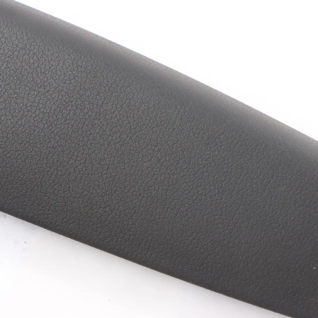 Türkarte Armlehne Griff Hinten Links Seele Schwarz für Audi A4 B8 mit Teilenummer 8K0867373 Audi A4 B8 Türkarte Armlehne Griff Hinten Links Seele Schwarz - SKU 8K0867373 - Teilenummer 8K0867373