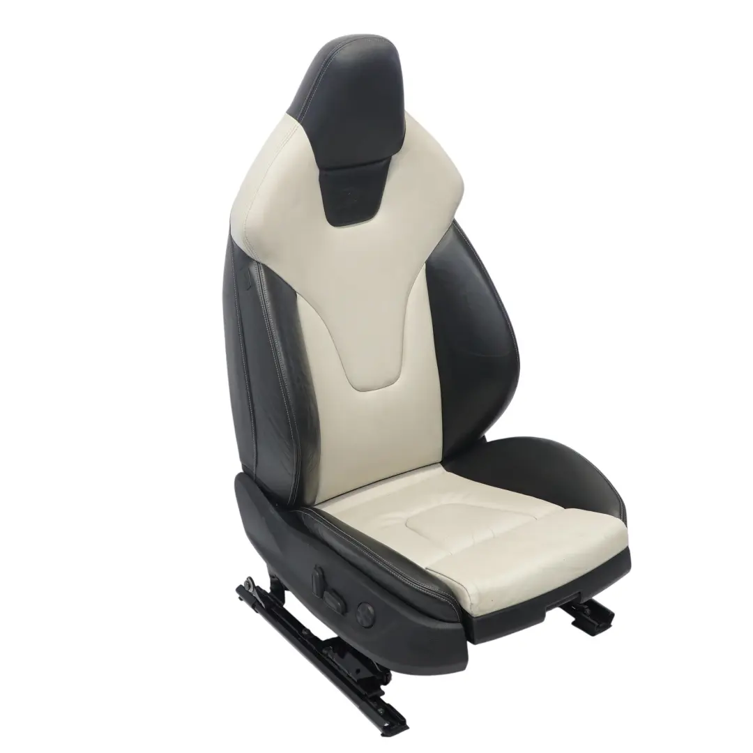 8K Fotel Sport Przedni Prawy Skóra Nappa Soul Czarno Srebrny do Audi S4 B8 o numerze 8K0881806M Audi S4 B8 8K Fotel Sport Przedni Prawy Skóra Nappa Soul Czarno Srebrny - SKU 8K0881806M - Numer Części 8K0881806M