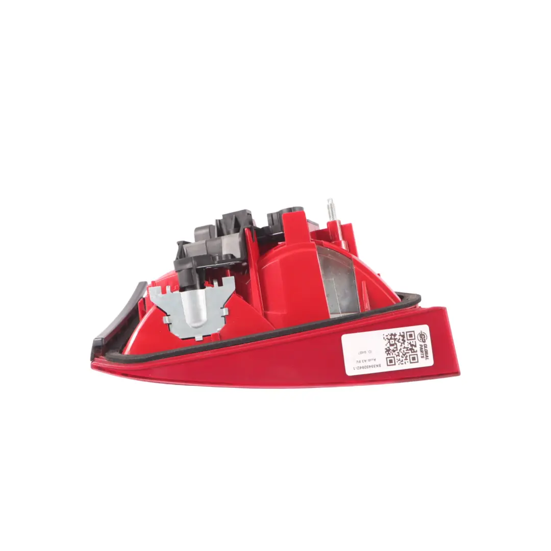 Feu arrière droit du couvercle de coffre pour Audi A4 B8 Saloon à propos du numéro de pièce 8K5945094D Audi A4 B8 Saloon Feu arrière droit du couvercle de coffre - SKU 8K5945094D-1 - Numéro de pièce 8K5945094D