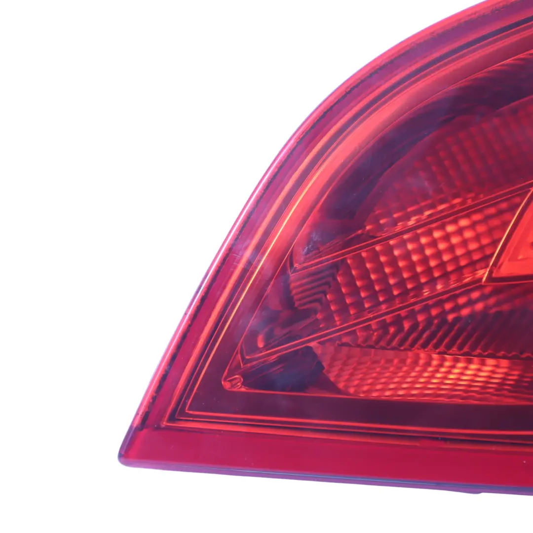 Feu arrière droit du couvercle de coffre pour Audi A4 B8 Saloon à propos du numéro de pièce 8K5945094D Audi A4 B8 Saloon Feu arrière droit du couvercle de coffre - SKU 8K5945094D-1 - Numéro de pièce 8K5945094D