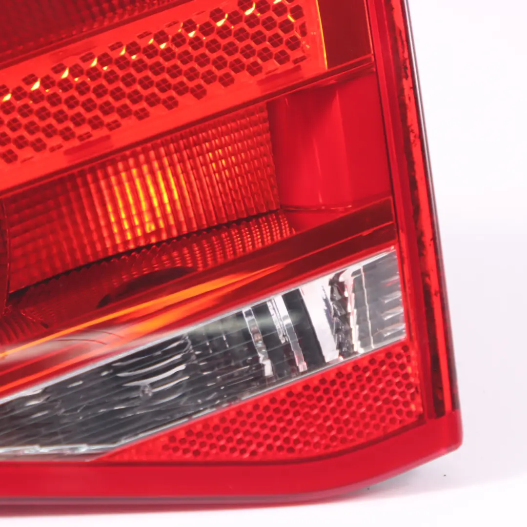 Feu arrière droit du couvercle de coffre pour Audi A4 B8 Saloon à propos du numéro de pièce 8K5945094D Audi A4 B8 Saloon Feu arrière droit du couvercle de coffre - SKU 8K5945094D-1 - Numéro de pièce 8K5945094D