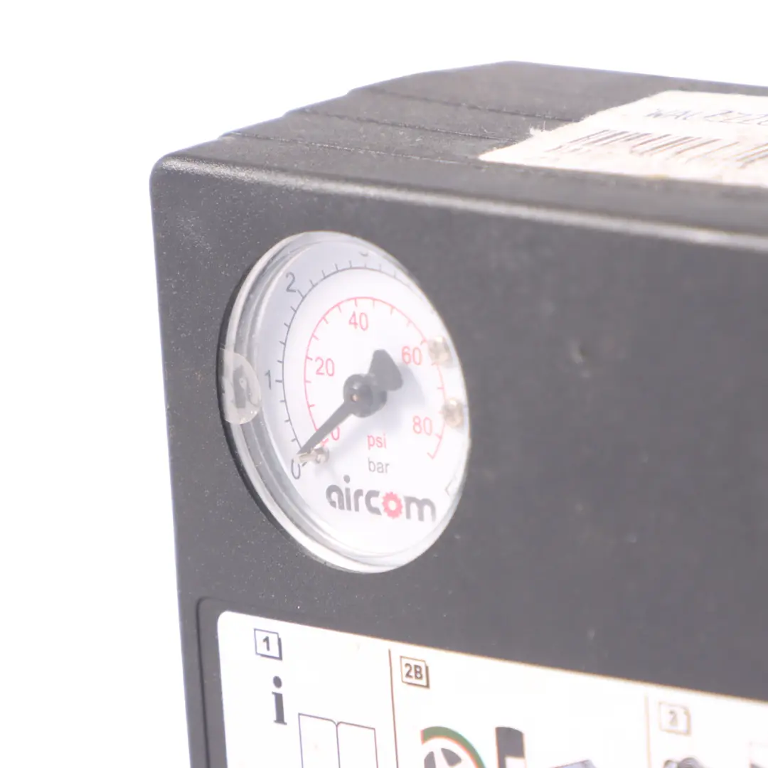 Kit di attrezzi di emergenza per pneumatici Compressore per Audi A3 8V con numero di parte 8P0012615A Audi A3 8V Kit di attrezzi di emergenza per pneumatici Compressore - SKU 8P0012615A-1 - Numero di parte 8P0012615A