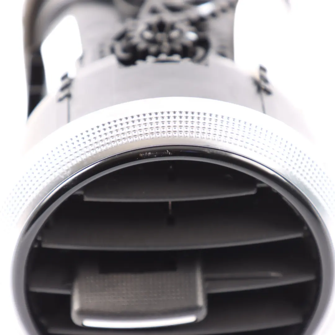 Lüftungsdüse Armaturenbrett Düse Kühlergrill Belüftung 8P0820901C für Audi A3 8P mit Teilenummer 8P0820901F Audi A3 8P Lüftungsdüse Armaturenbrett Düse Kühlergrill Belüftung 8P0820901C - SKU 8P0820901F - Teilenummer 8P0820901F