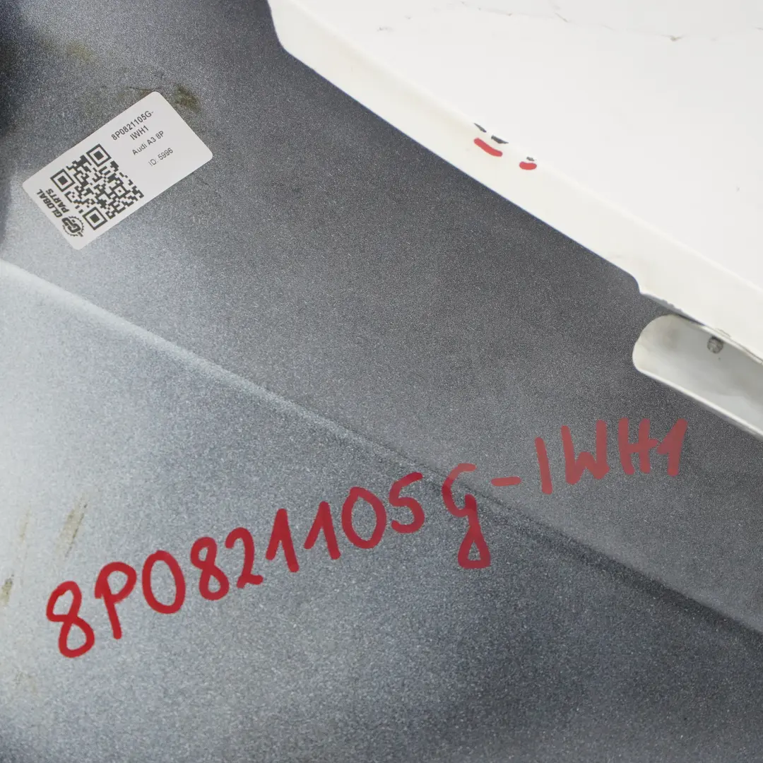 Seitenteil vorne links Kotflügel Abdeckung Ibis White Weiss - Y9C für Audi A3 8P mit Teilenummer 8P0821105G Audi A3 8P Seitenteil vorne links Kotflügel Abdeckung Ibis White Weiss - Y9C - SKU 8P0821105G-IWH1 - Teilenummer 8P0821105G