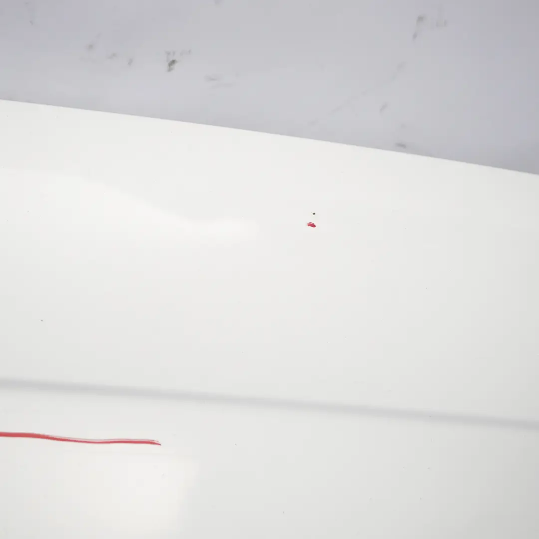 Pannello laterale parafango anteriore destro Ibis White - Y9C per Audi A3 8P con numero di parte 8P0821106G Audi A3 8P Pannello laterale parafango anteriore destro Ibis White - Y9C - SKU 8P0821106G-IWH - Numero di parte 8P0821106G