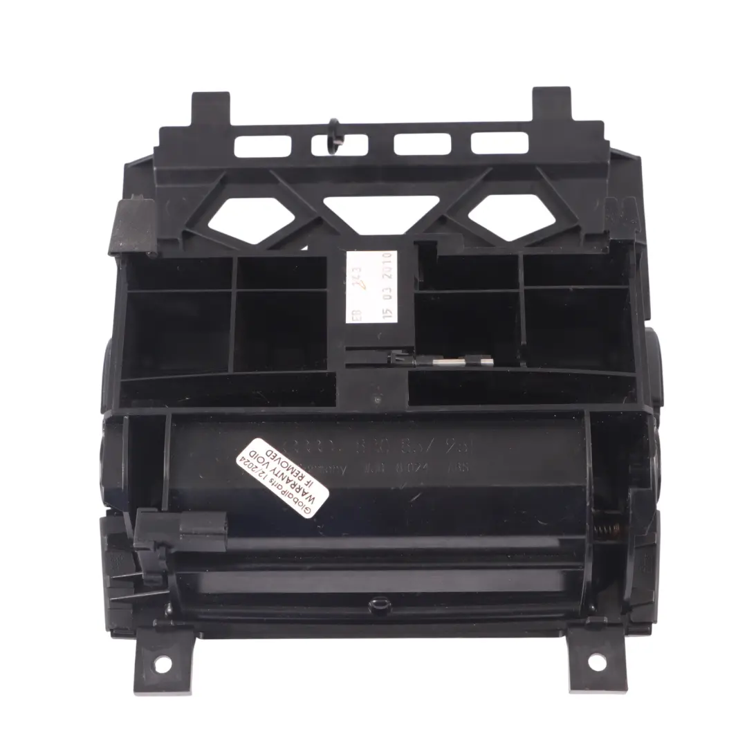 Coperchio vano cenere console centrale per Audi A3 8P con numero di parte 8P0857951 Audi A3 8P Coperchio vano cenere console centrale - SKU 8P0857951-1 - Numero di parte 8P0857951